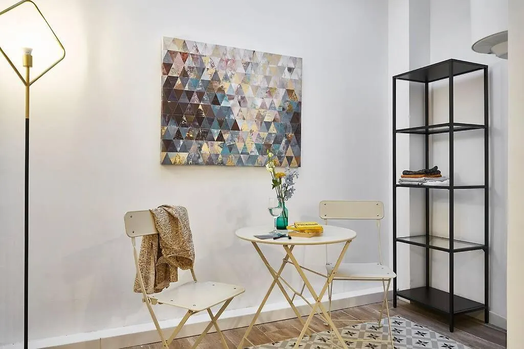 Bebarceloner Eixample Duplex Apartments